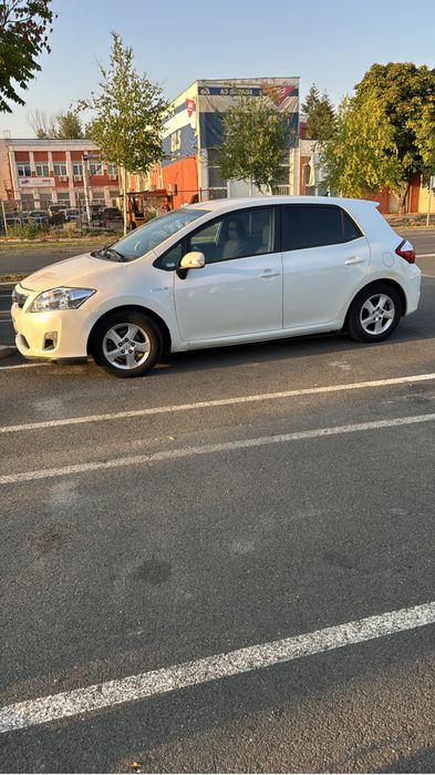 Toyota auris hybrid