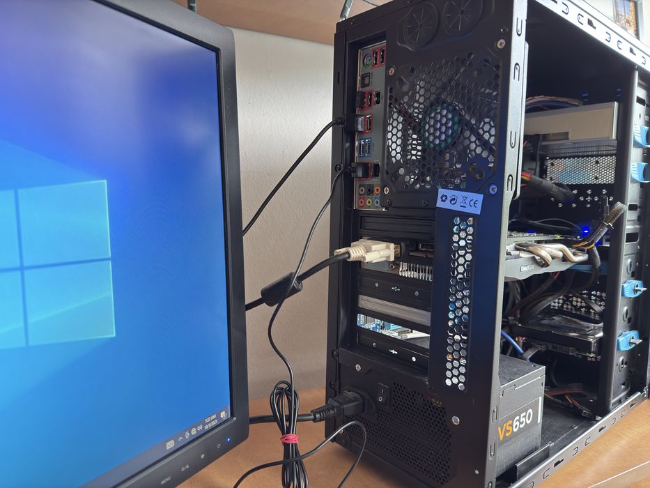 PC complet AMD FX-8350, 16GB RAM, SSD+HDD, R9 270X, ASUS 24”