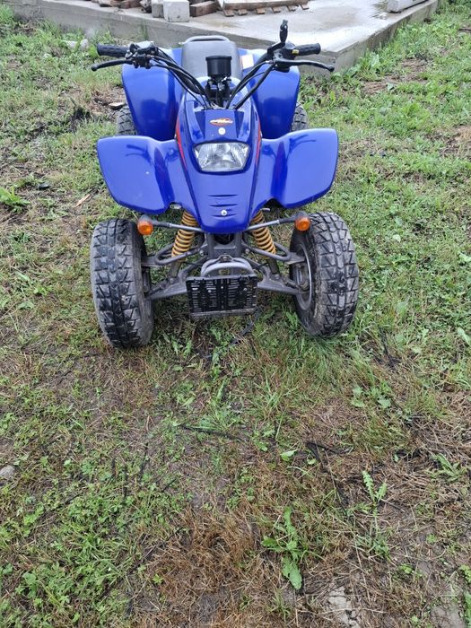 Vând sau schimb atv