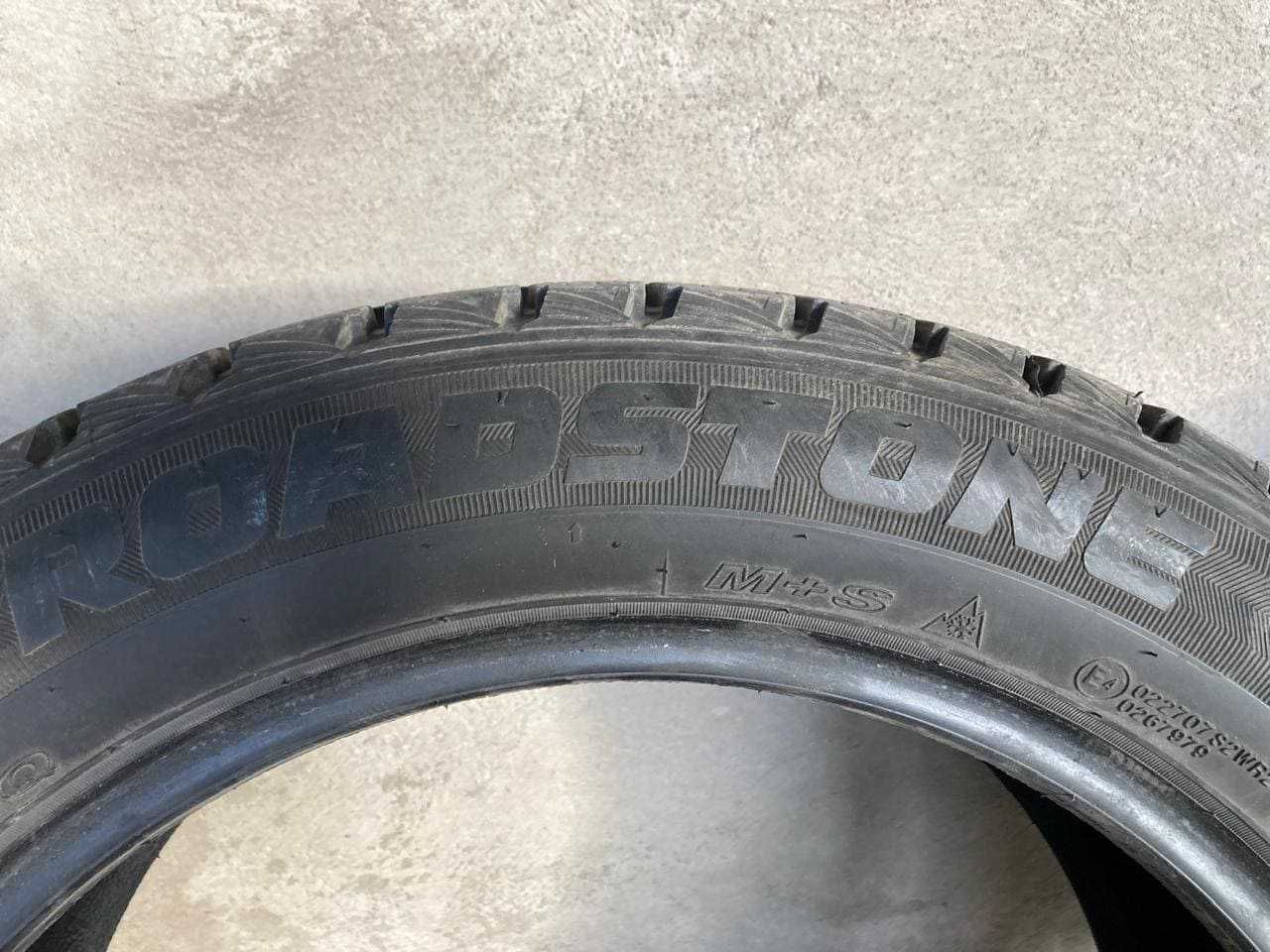 Шины зимние Roadstone Winguard Ice 215/55 R17 94Q (без шипов)