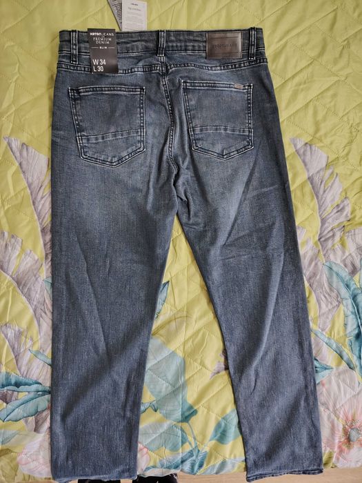 Чисто нови мъжки дънки