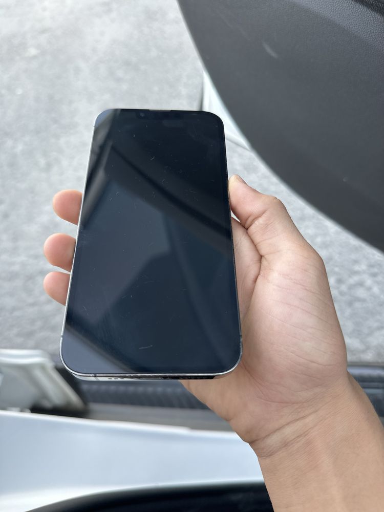 Iphone 13 pro qora