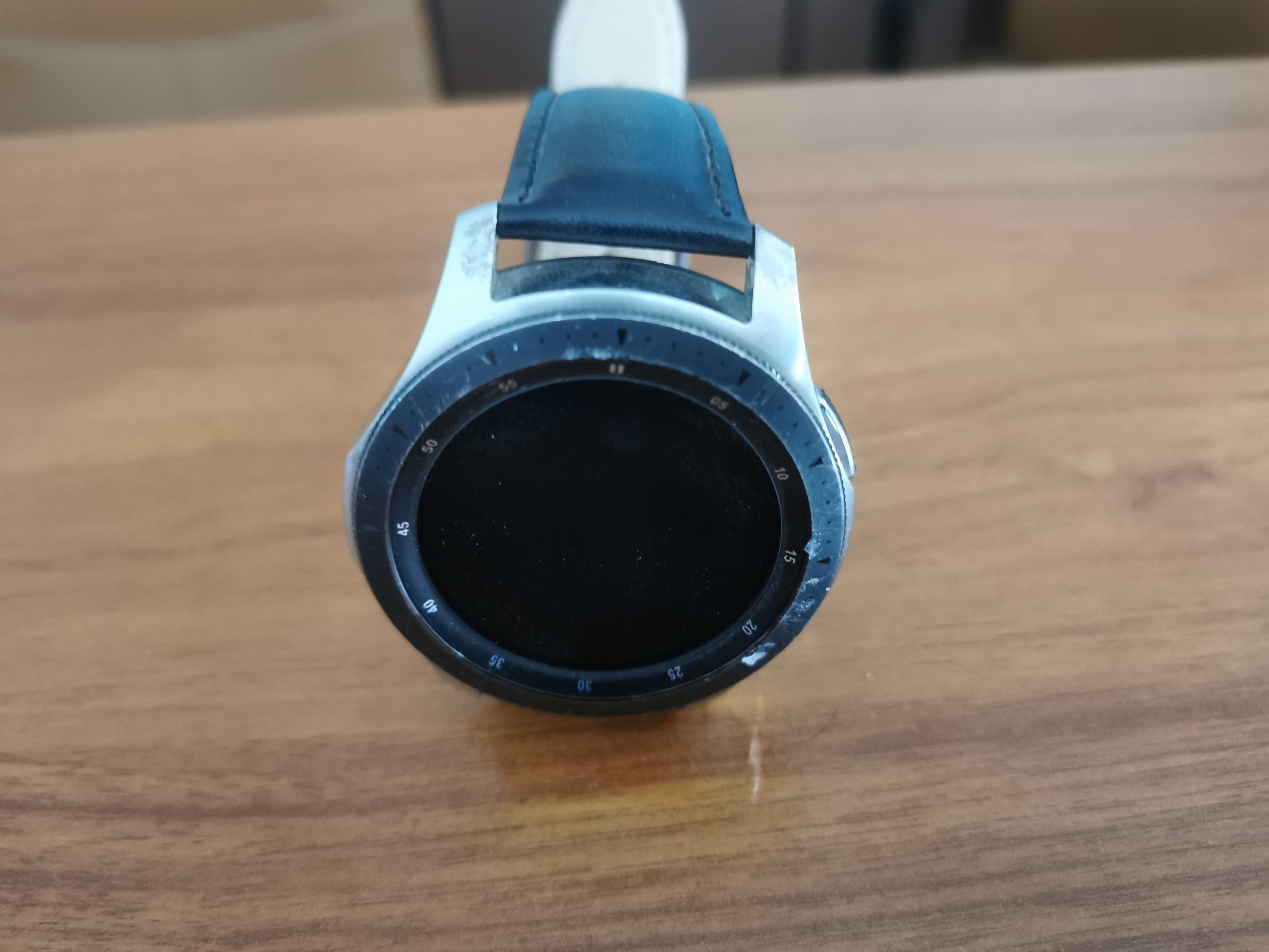 Смарт часовник Самсунг - модел Samsung Galaxy Watch Sm-r800