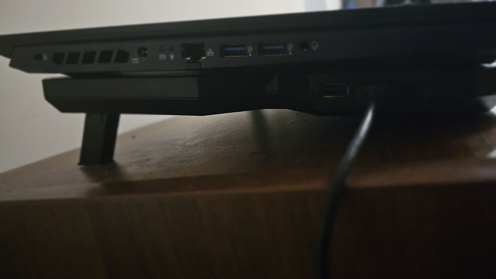 Геймърски Лаптоп Acer Predator Helios 300 PH317-53 (+ охладител)