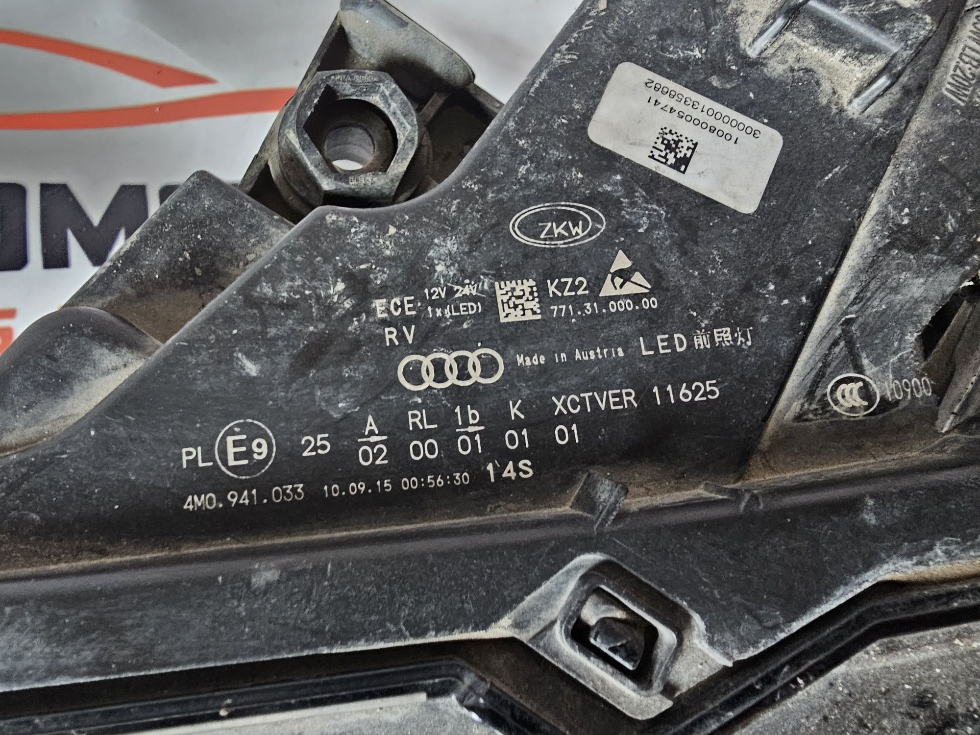 Far stanga led Audi Q7 4M cod 4M0941033