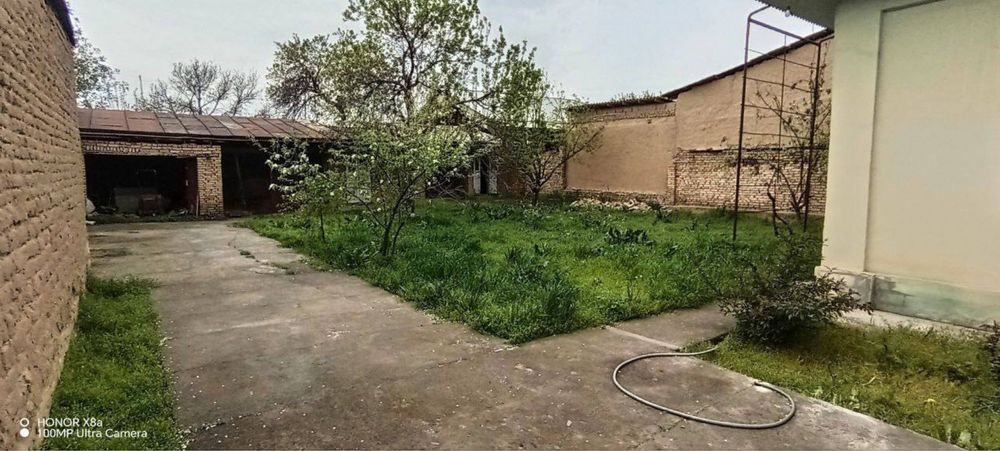 Продам участок Кибрай центр 8 комнат 7 сотки Qibray markazida uchaska