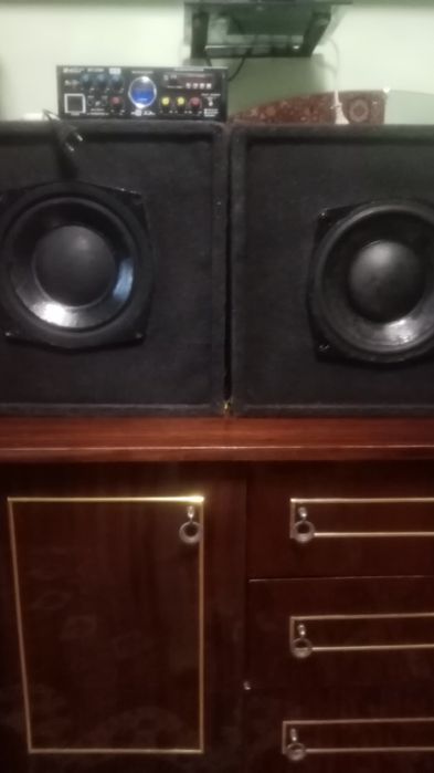 Продаются колонки с уселителем