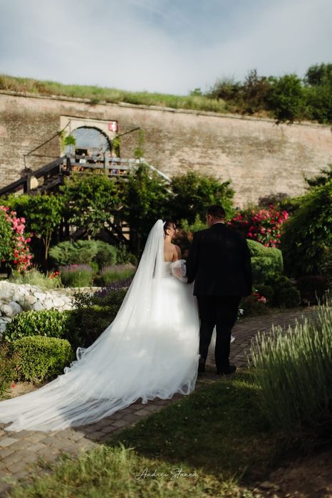 Vând rochie de mireasă