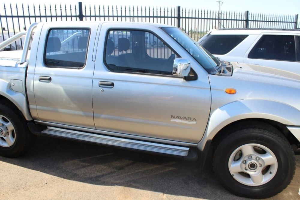 Dezmembrez Nissan Navara 2,5 tdi 2004 cod motor YD25 !!!