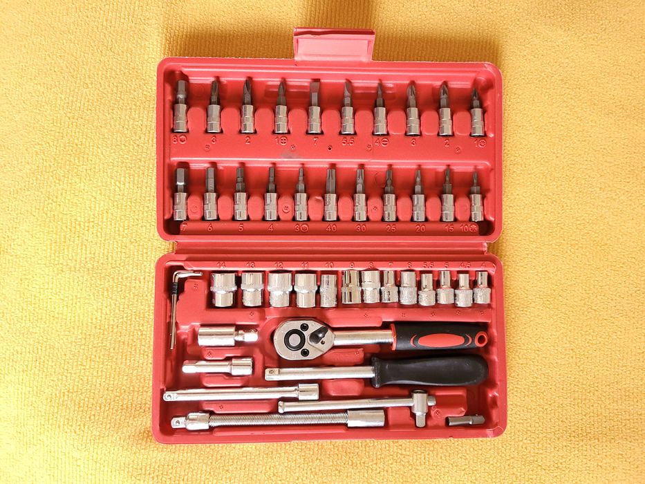 Set de 46 scule, cheie cu clichet și șurubelnițe - Produs NOU