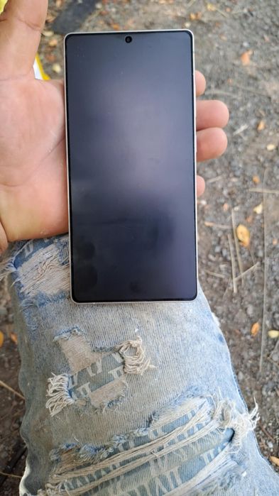 Samsung Galaxy S25 ultra încă în garanție