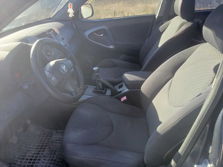 Toyota rav 4 2.2 136  d4d 2007g
