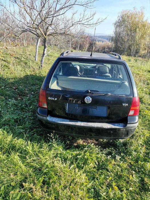 Vand VW Golf 4 avariat