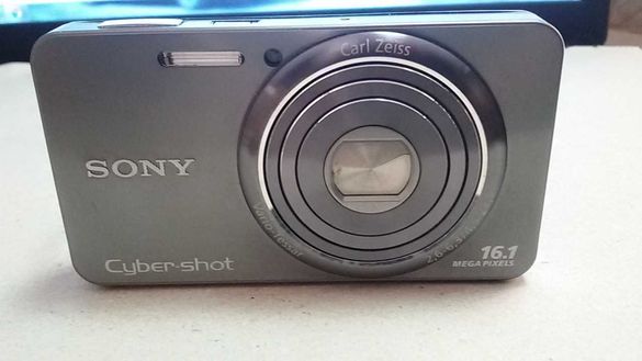 Продавам фотоапарат Sony Cyber-shot DSC-W570 закупен от Америка!