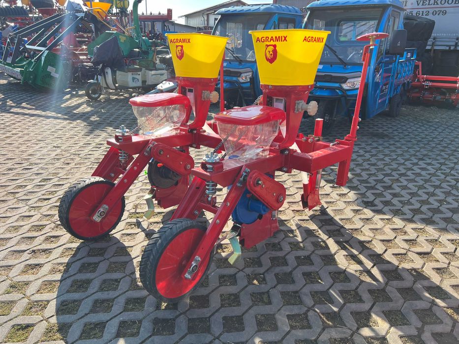 Semanatoare Agramix porumb 2 randuri cuva chimic sectie nou