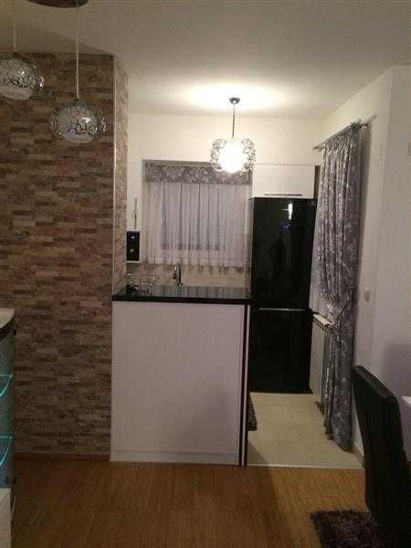 Дава се под наем Двустаен апартамент в Бургас, Лазур - 60 кв.м за 229.5 € - Снимка #3