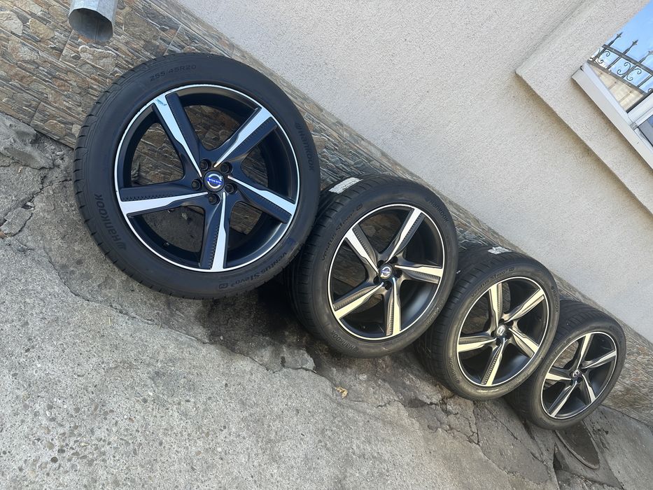 Jante Volvo R Design XC60 / S60 V60 255 45 20 Hankook Ventus Vara