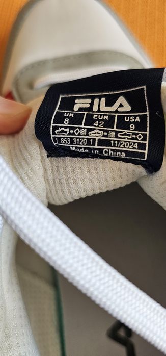 Продавам оригинални маратонки Fila