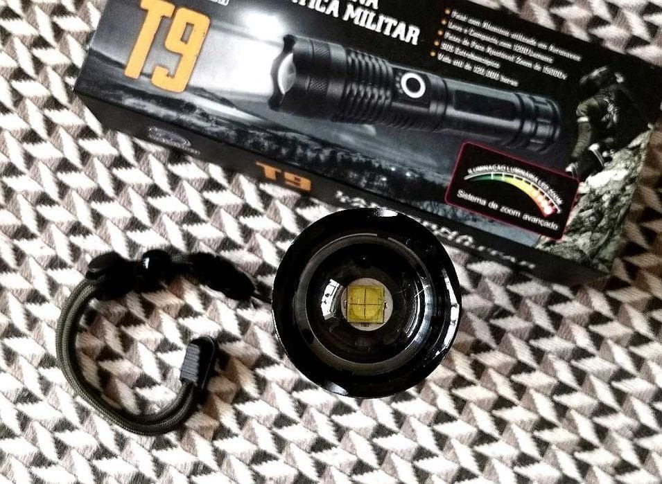 Lanterna metalica de mana cu Led Cree P50 Zoom Acumulator 18650 Noua
