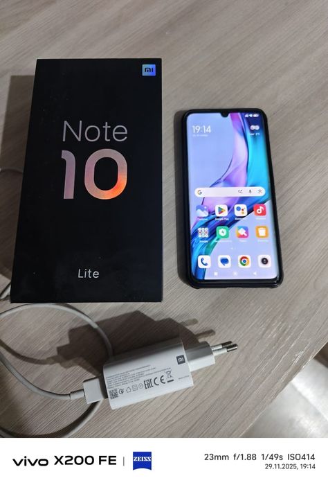 Продам телефон в хорошем рабочем состоянии.