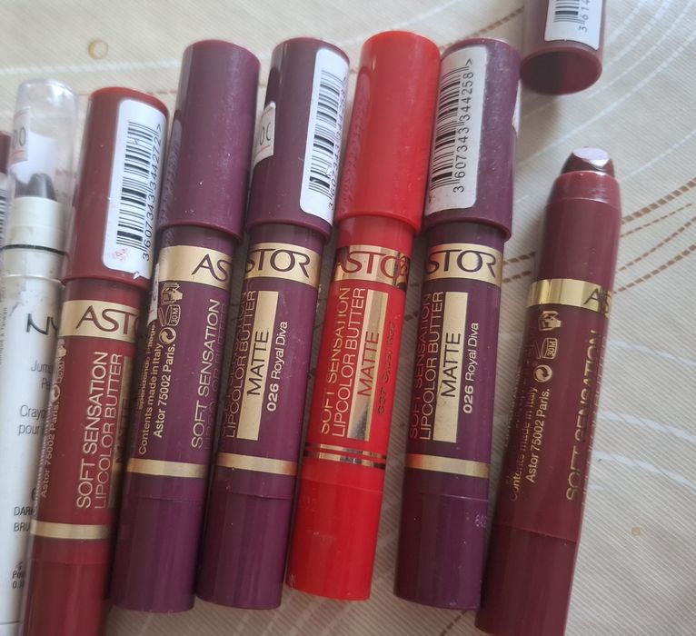 Lot 30 rujuri Astor + cadou