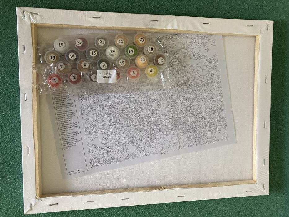 Продавам платно за оцветяване - семейство Лъвове