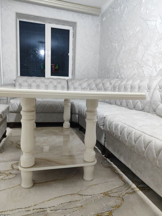 Мехмонхона учун стол