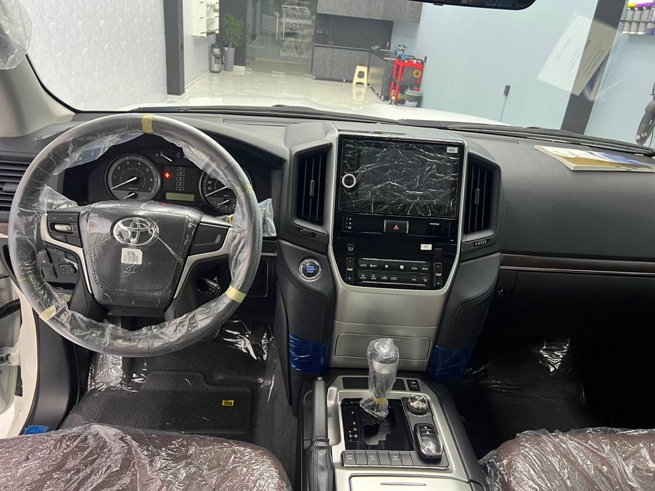 Toyota Land Cruiser 200 V6