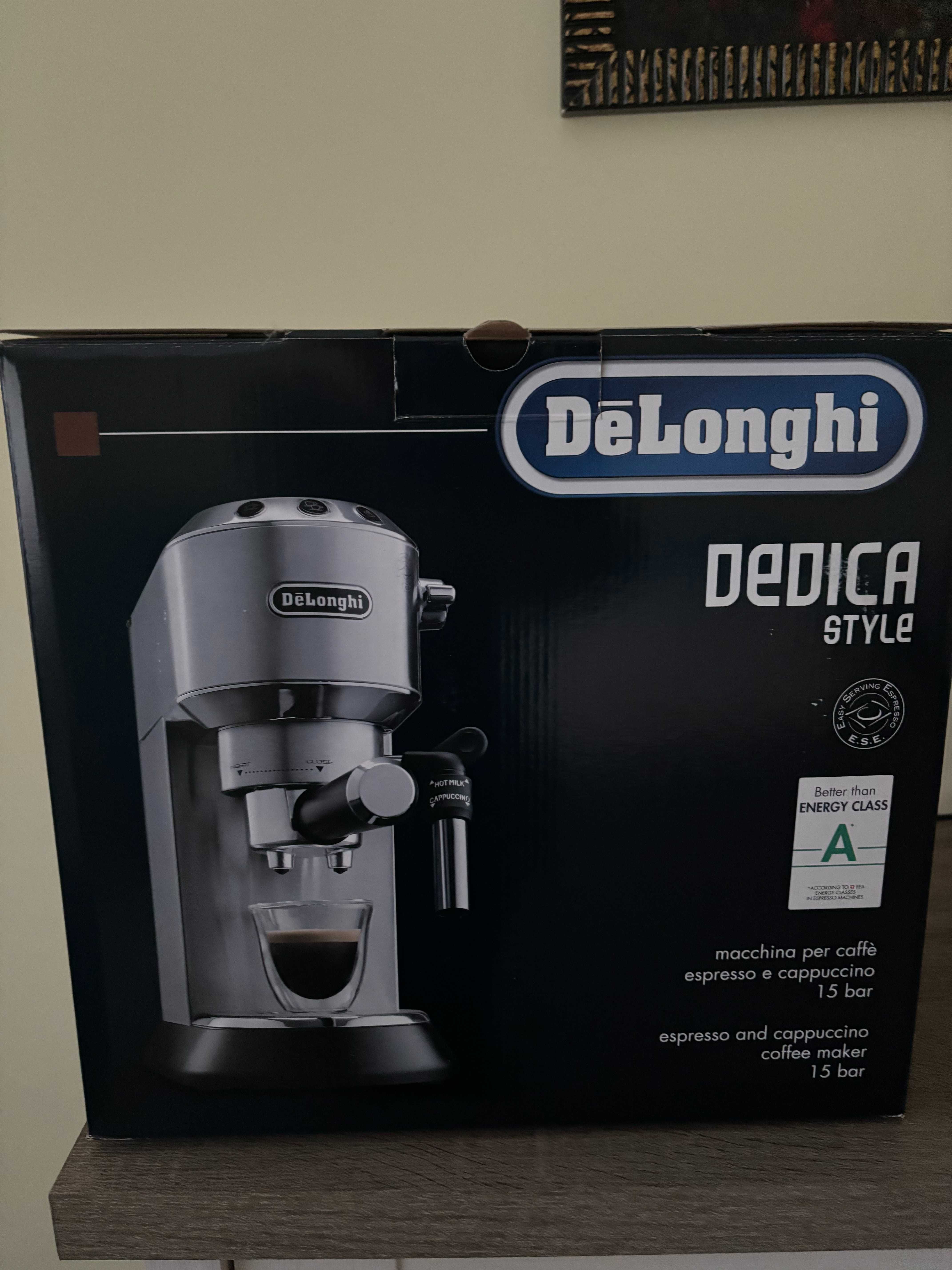 Еспресо Кафемашина Delonghi Dedica Style EC 685, 15 bar, 1300 W, Инокс