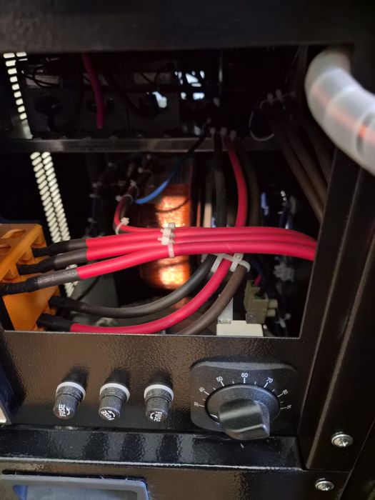 STABILIZATOR trifazat 45kva UPSET cu servomotor.