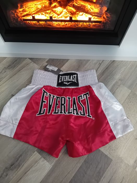 Vând pantaloni box Everlast - noi cu eticheta
