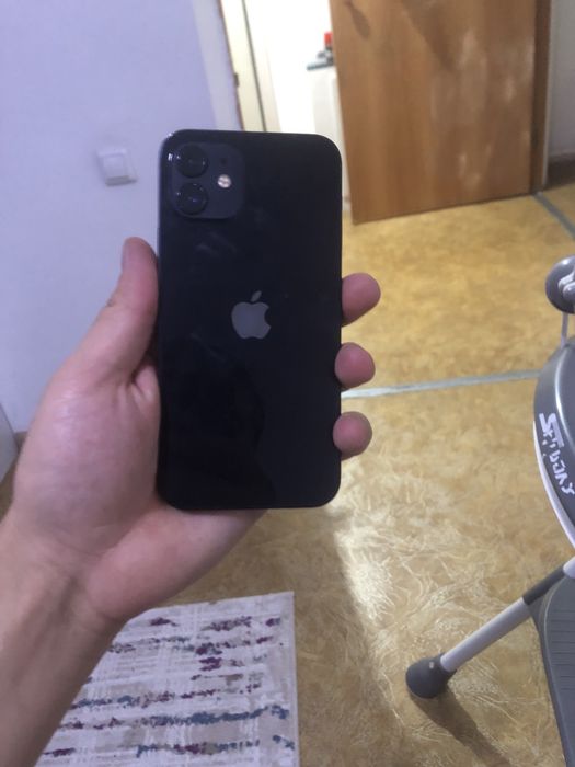 Продам айфон 12 заблокирован