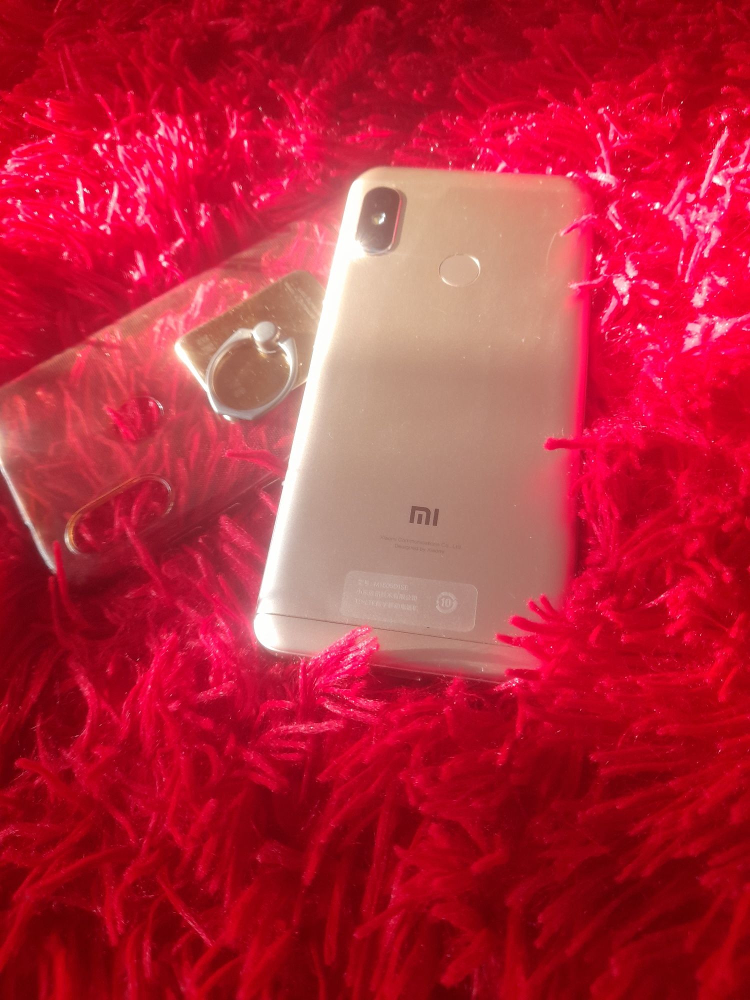 Redmi 6 pro idialni srochna sotiladi