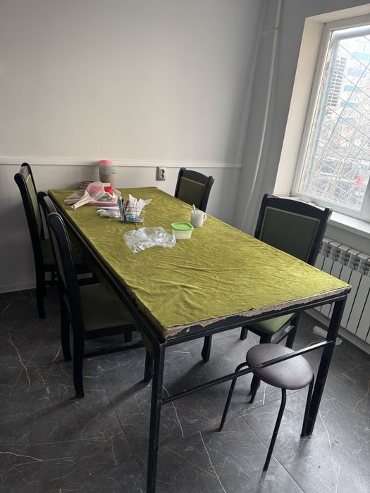 Продается большой стол