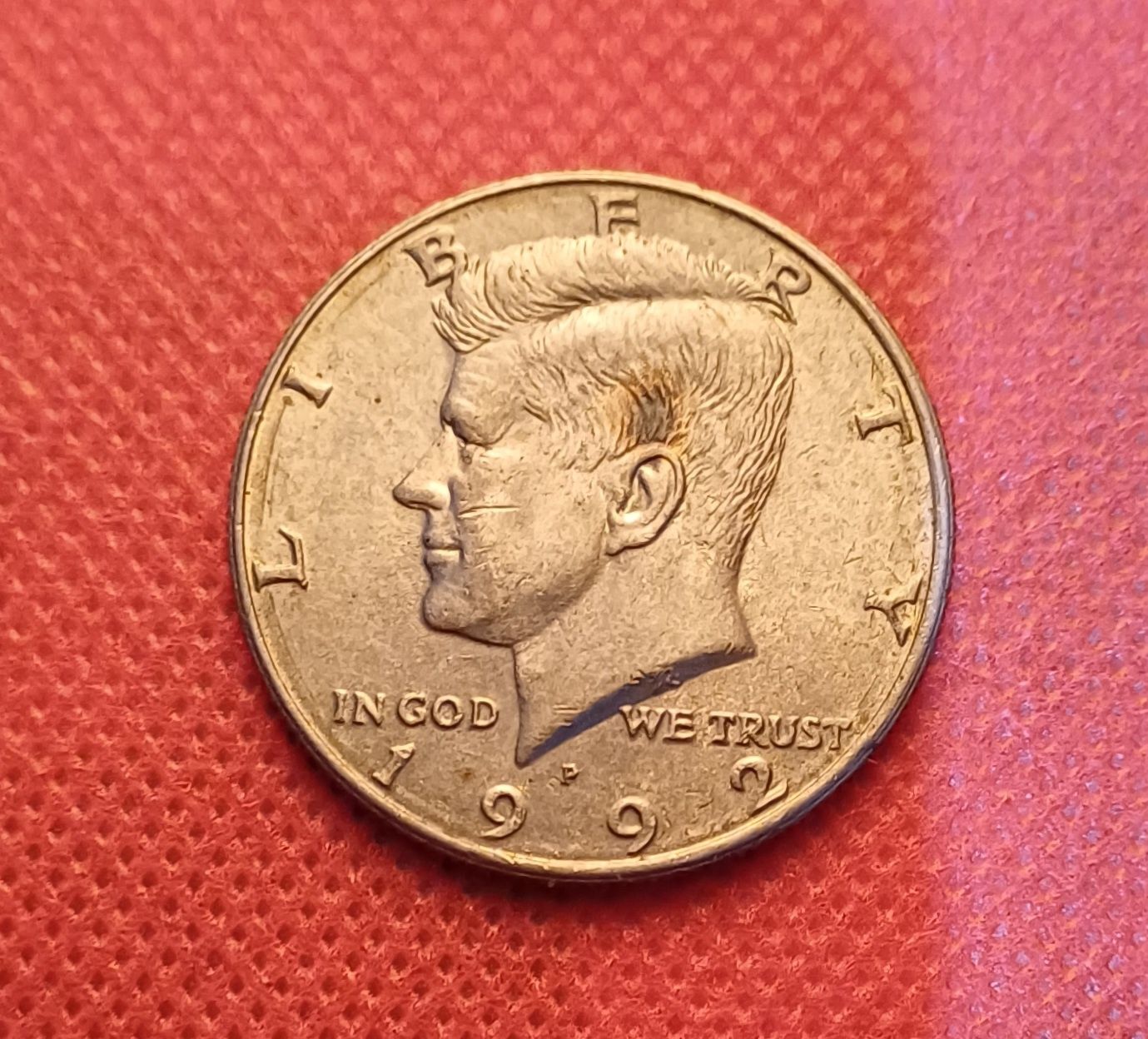 Монети от САЩ , 1/4 долар и 1 цент.