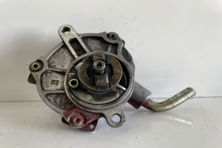 Pompa vacuum A6112300065 Mercedes-Benz C-Class W203/S203/CL203 seria