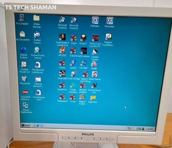 Продавам забележителен ретро компютър с Windows 98SE
