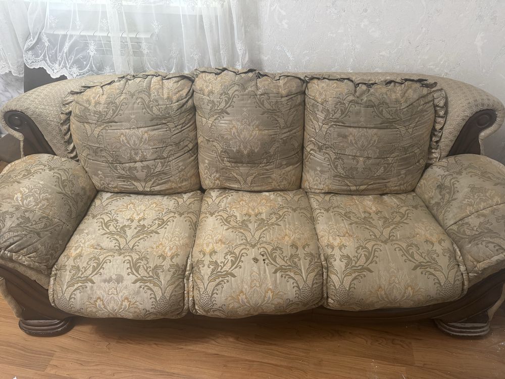 Продам диван б,у