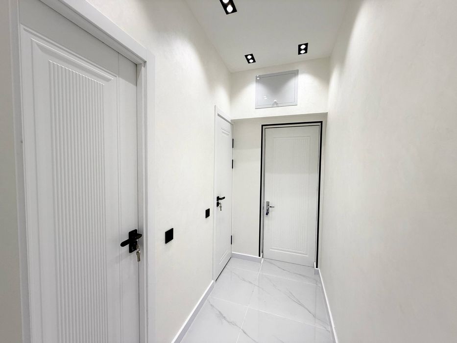 Чиланзар-8 евро нежилое помещение 50кв.м первая линия срочно