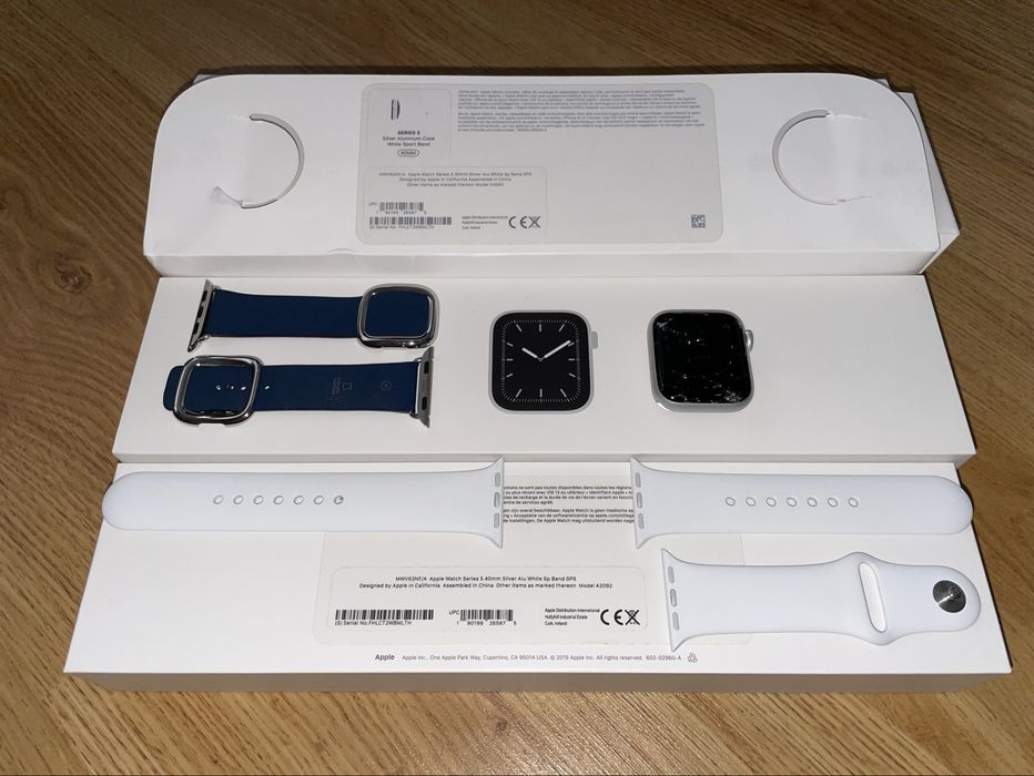 Apple watch & band / curea - blue leather, white silicon