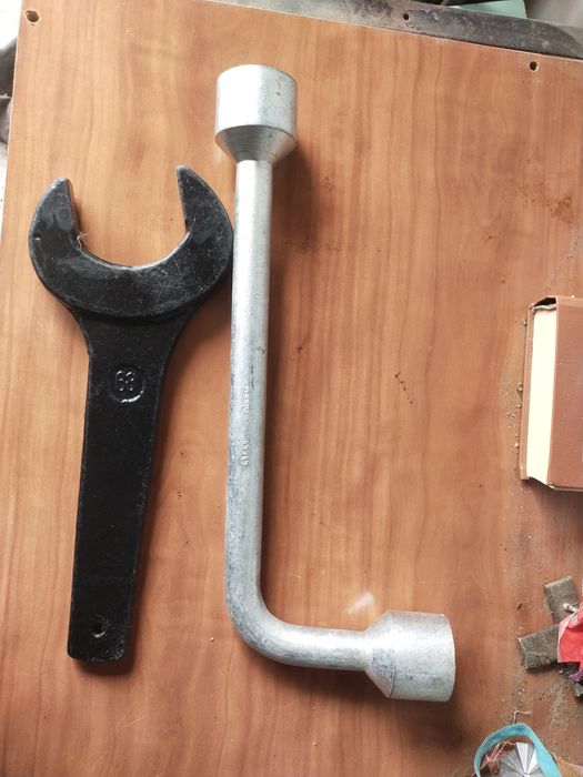 Продам свёрла и ключ