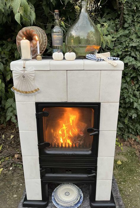 Кахлена / керамична чугунена камина