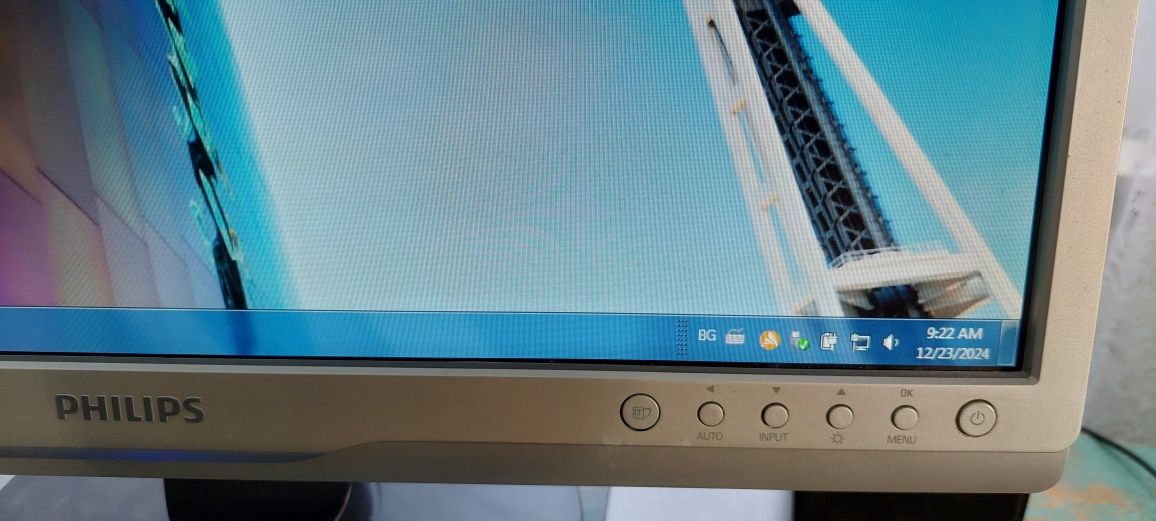 Монитор Philips Briliance 190SW.