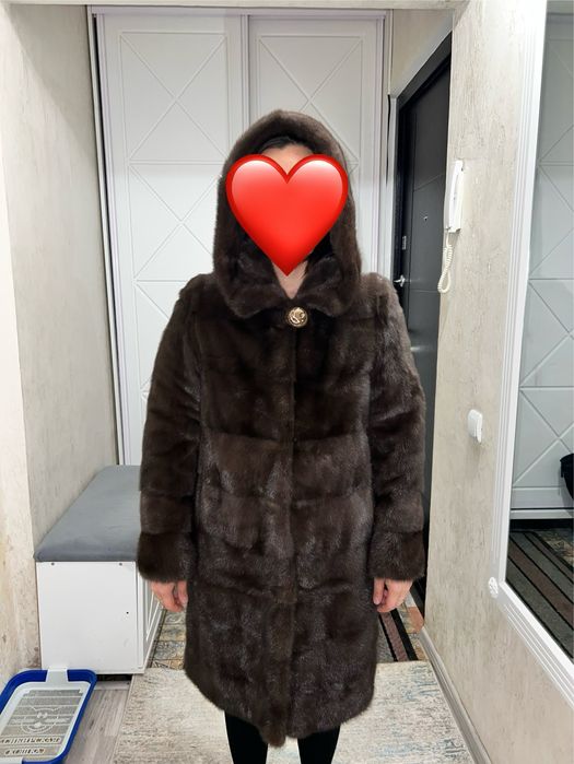 Натуральная шуба из  норки.