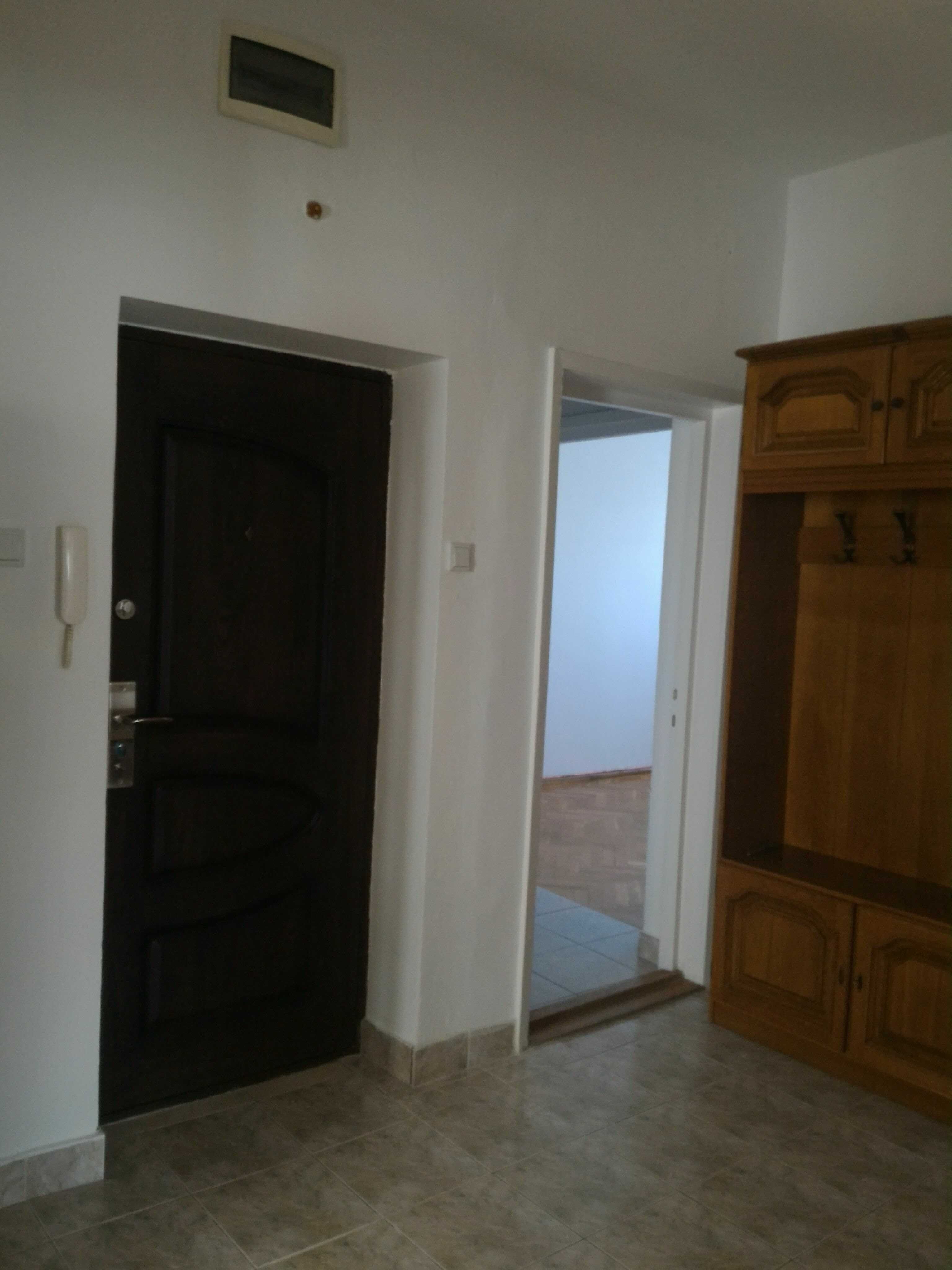 Proprietar, vand 4 camere ultracentral cu garaj  chiar langa medicina