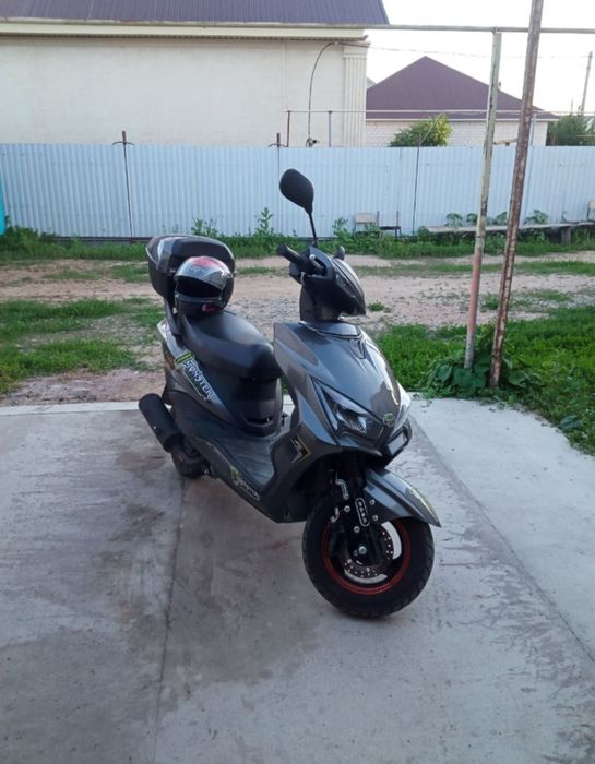 Скутер м8про 2-го поколения