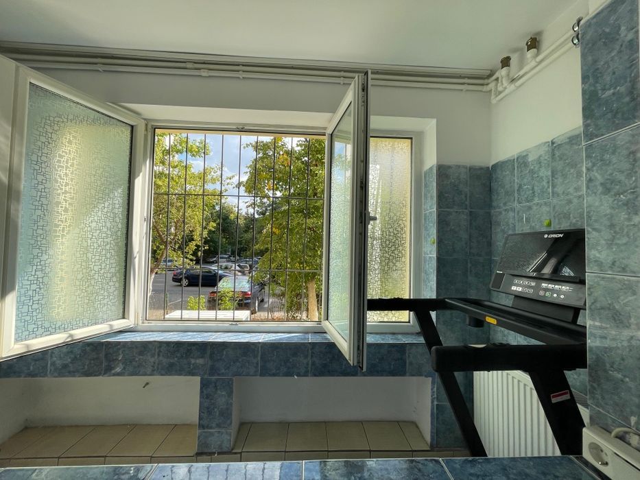 Proprietar , Vând apartament 2 camere peste stradă de Metrou Dristor i