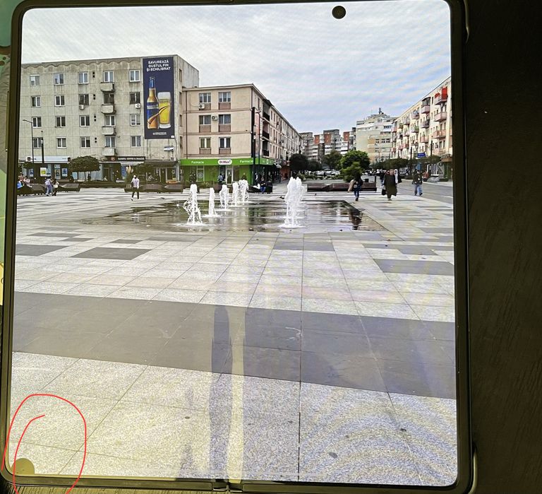 Honor Magic V2 pliabil , 16GB RAM , Defect mic ecran