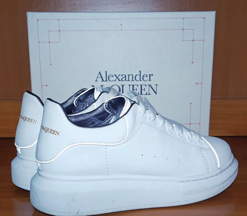 Vand papuci Alexander MCQUEEN