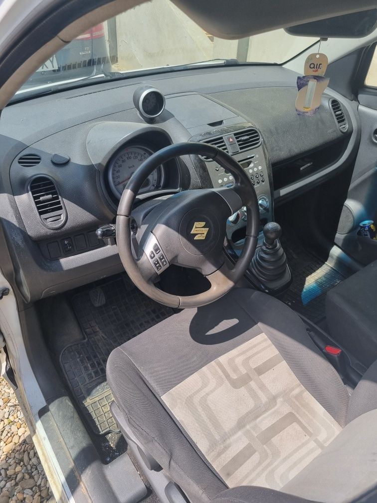 Suzuki splash 2011